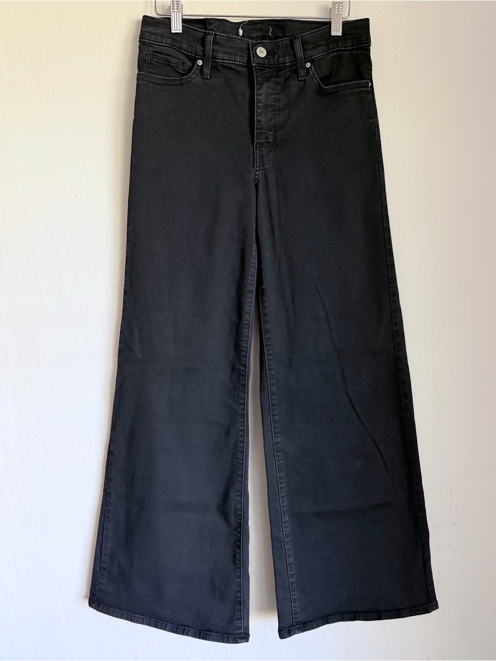 Levi’s Women's Mid-Rise Black Wide-Leg Jeans, Size 28?